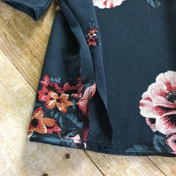 Floral Cold Shoulder Ruffle Top - Picture 4 of 4